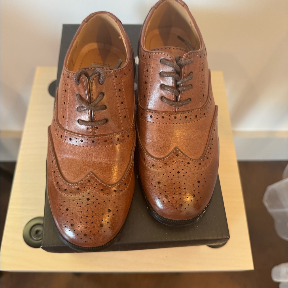 Tip Top Kids Brown Dress Shoes with Brogue Detailing